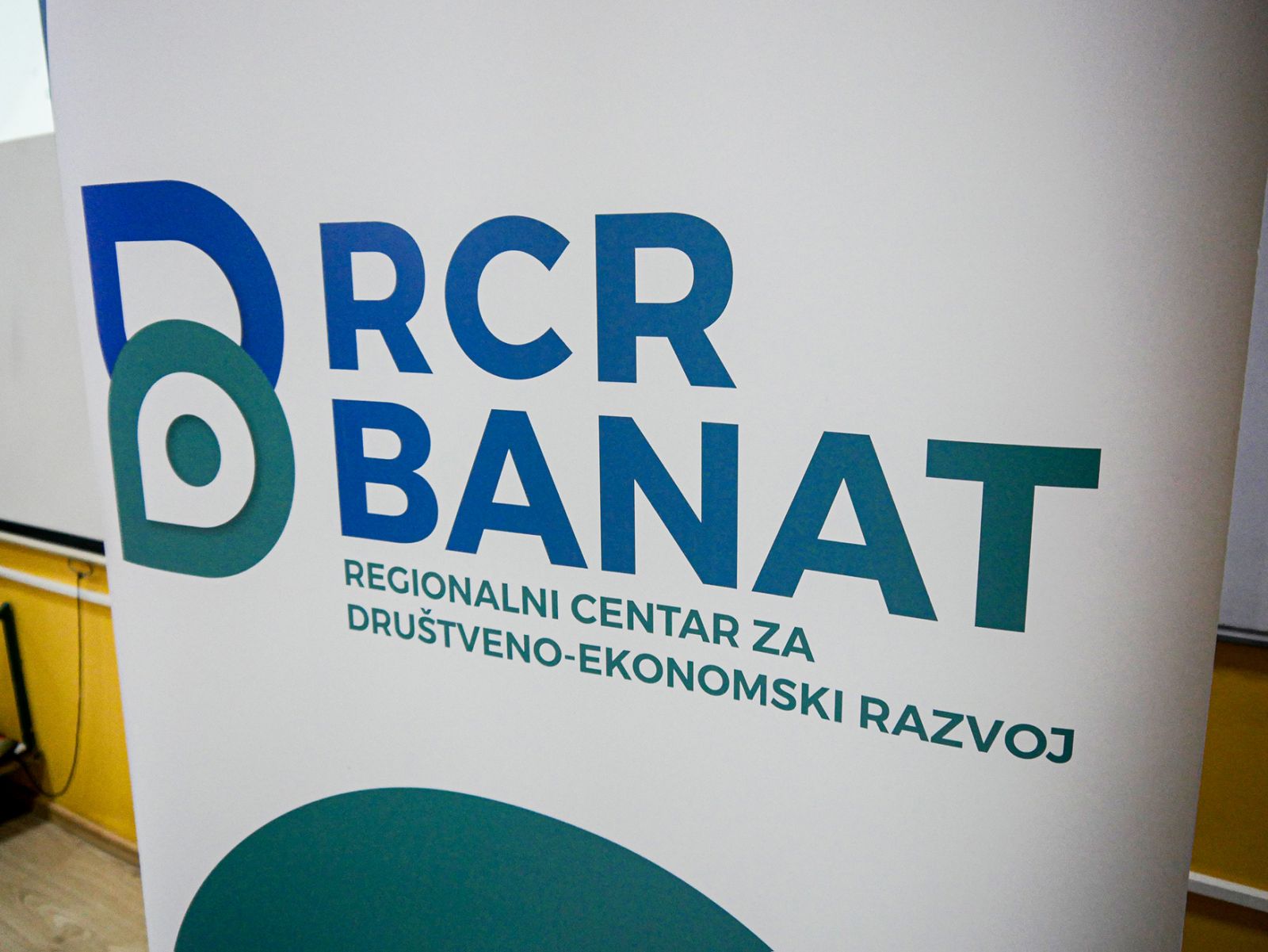 A close-up of a sign

AI-generated content may be incorrect.